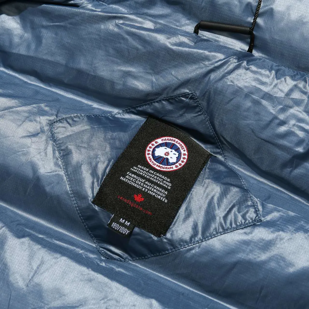 P500 Canadian brand CanadaGoose men's and women's CROFTON lightweight down vest 2229M DWR water repellent treatment WindWall windproof fabric 700 fleece filling original mold opening details one to one production The upper body effect is stunning Exclusively available on the Xiaohongshu purchasing platform The highest version on the market Size: XS S M L XL XXL